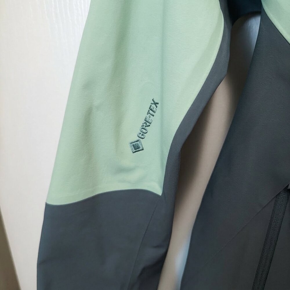ARC'TERYX - Sentinel AR Jacket - Women's M - Picture 7 of 15